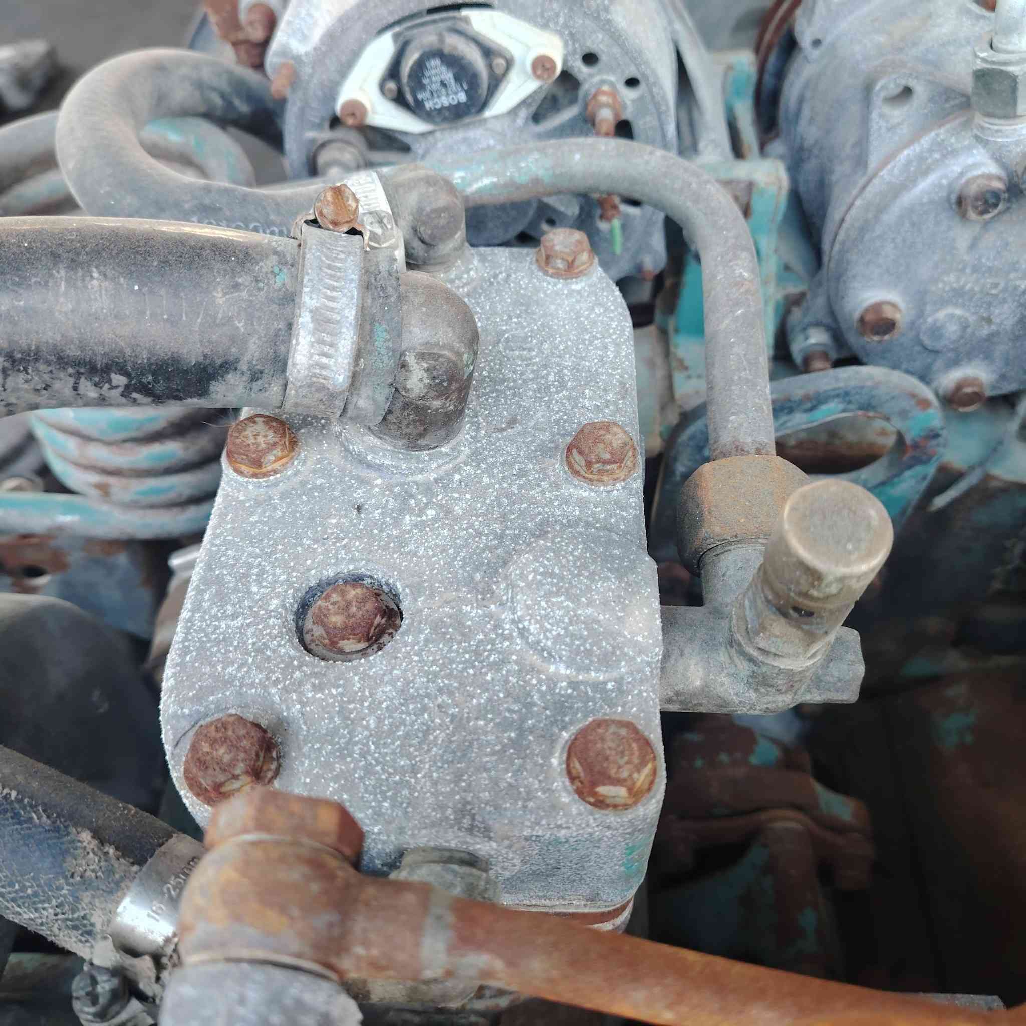 سلام عليكم. مكينه اسكانيا 143 اوربيه ما مشتغله بالعراق.  (0.9 ) مكان بغداد 
الاتصال. ***********
