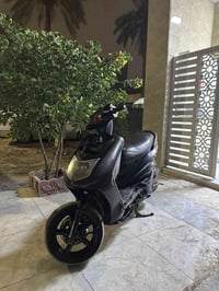 من رخصة الادمن سكنس نثية   مكينة مامفتوحة   نواقصها   1-تاير امامي   2...