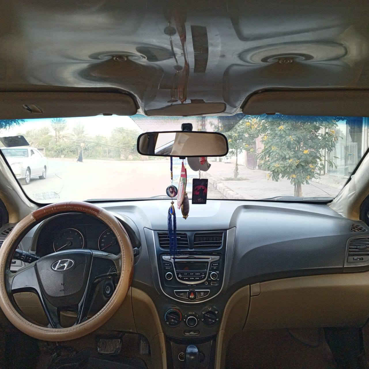 اكسنت خليجي محرك 1600 موديل 2012 كير محرك حداديه تخم تاير تبريد تدفئة كهربائيات كل شي شغال 
سنويه بأسمي تحويل مباشر بأسم المشتري مكاني نجف كوفه سعر 75 وبيها مجال قليل رقم الموبايل ***********
