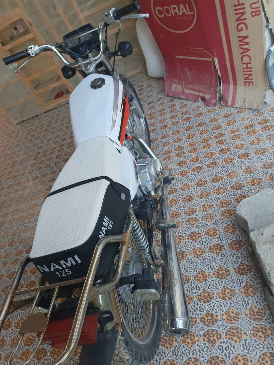 سلام عليكم
دراجة تايكر 2021

اوراقه 
درجات جديده كهرباءيته كله شغاله محرك بلادي 
مكانه حله حي العسكري شارع 80 
للستفسار ***********
