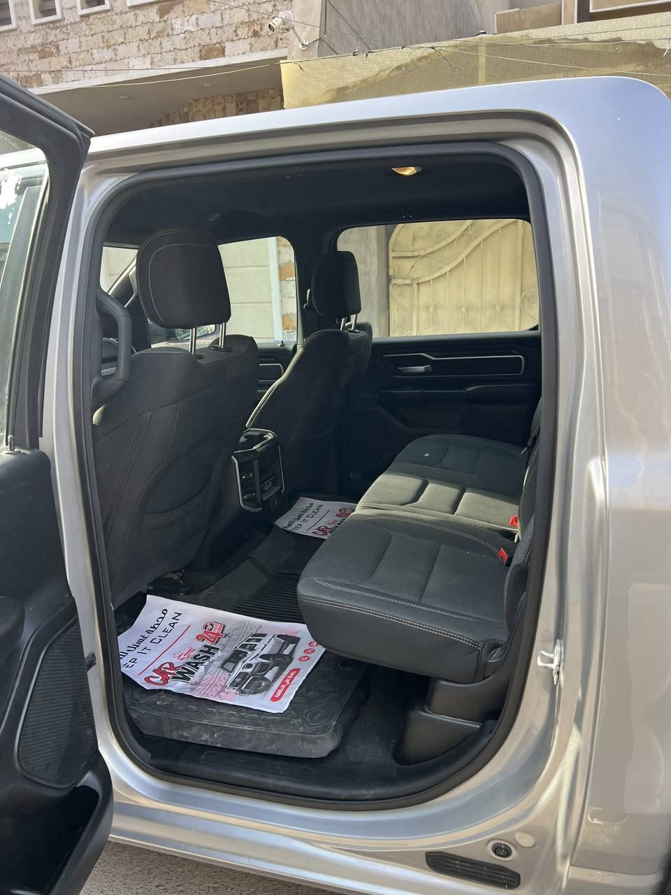 السلام عليكم
رام موديل 2022هيمي  الحادث ماله بنيد ودعاميه 

بدون إيرباك معلايه2انج ونص من أمريكا

بصمه تشغيل عن بعد 

مري شفط معه تعتيم ذاتي 

هند بريل كهربائي 

حساسات امامي وخلفي 

الجامة الخلفيه كهرباىيه 

90ميل ماشية السيارة 

السياره خير من الله بعد احله من الصوره 

وبعد بيه هم موصفات 

السعر 250ورقه 

وبيه مجال الشراي 

السيارة بسمي تحويل ثاني يوم

العنوان بغداد الحبيبية

***********
