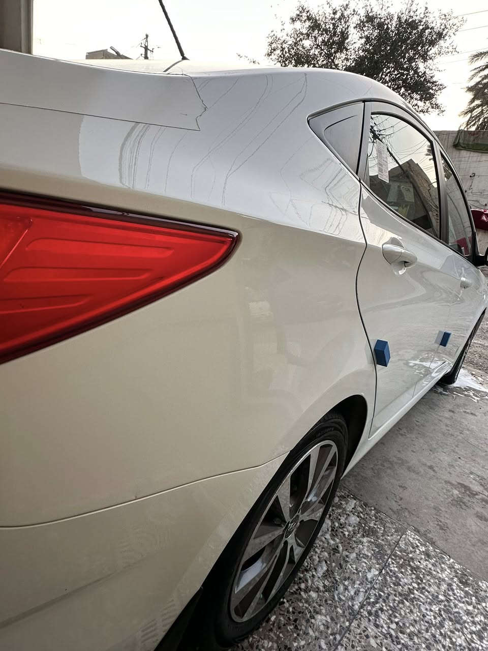 سلام عليكم اكسنت 2016 خليجي رقم بغداد با اسمي تحول ثاني يوم
سياره مكفوله من الظربه والصبغ على حاله الوكاله 
محرك 1600
سلايت
سويج عدد2
سياره جديده 
ماشيه 62 الف 
مكاني بغداد المشتل
للاستفسار ***********
