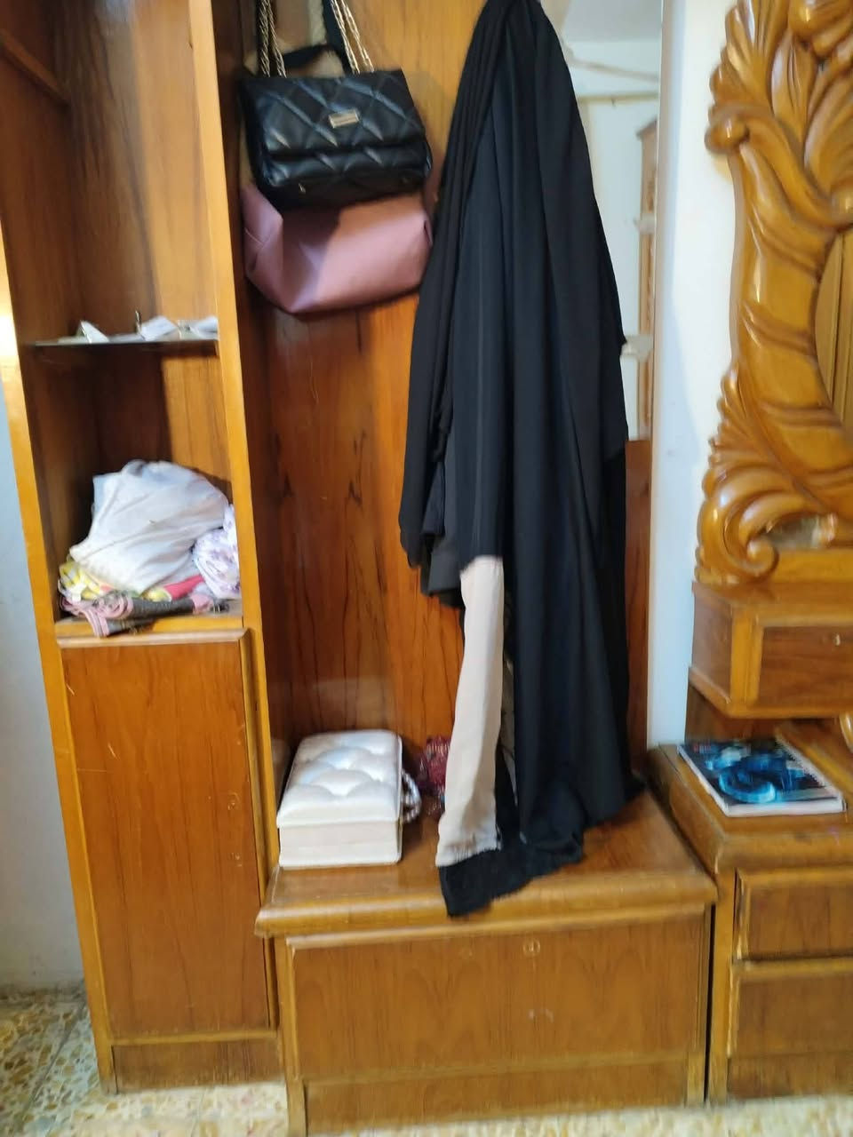 غرفه نوم خشب عراقي ثقيل ب 600 وبيها مجال
