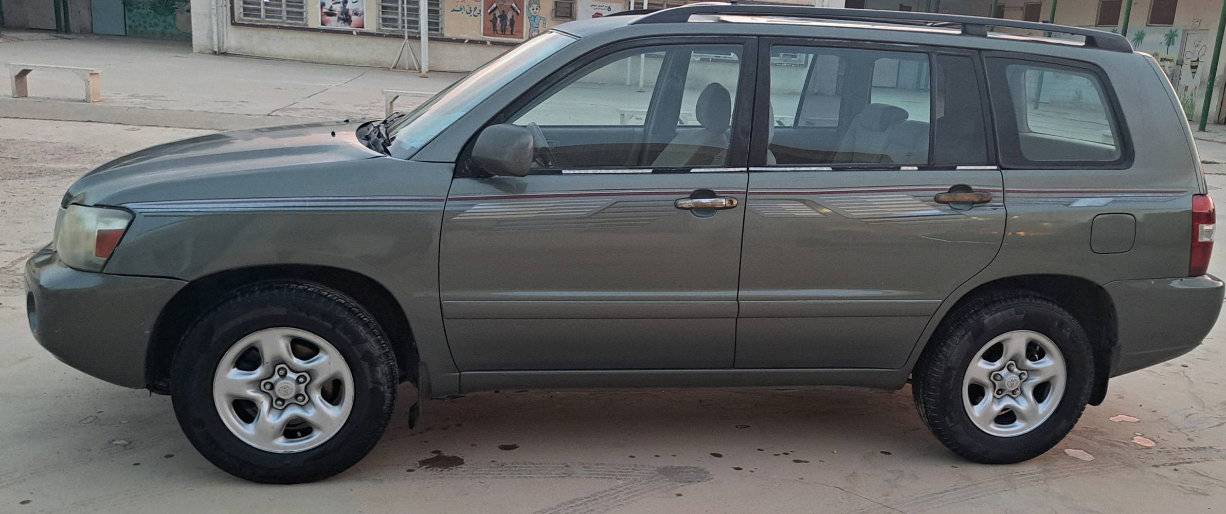 هايلندر 2006رقم بغداد  محرك 2400  السعر 82  بغداد حي القادسيه ***********