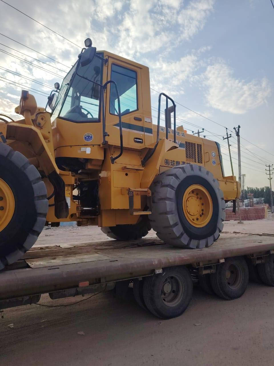 سلام عليكم شفل وارد ياباني مكفول جاهز للعمل موديل 13 الستفسار عل رقم الهاتف ***********
