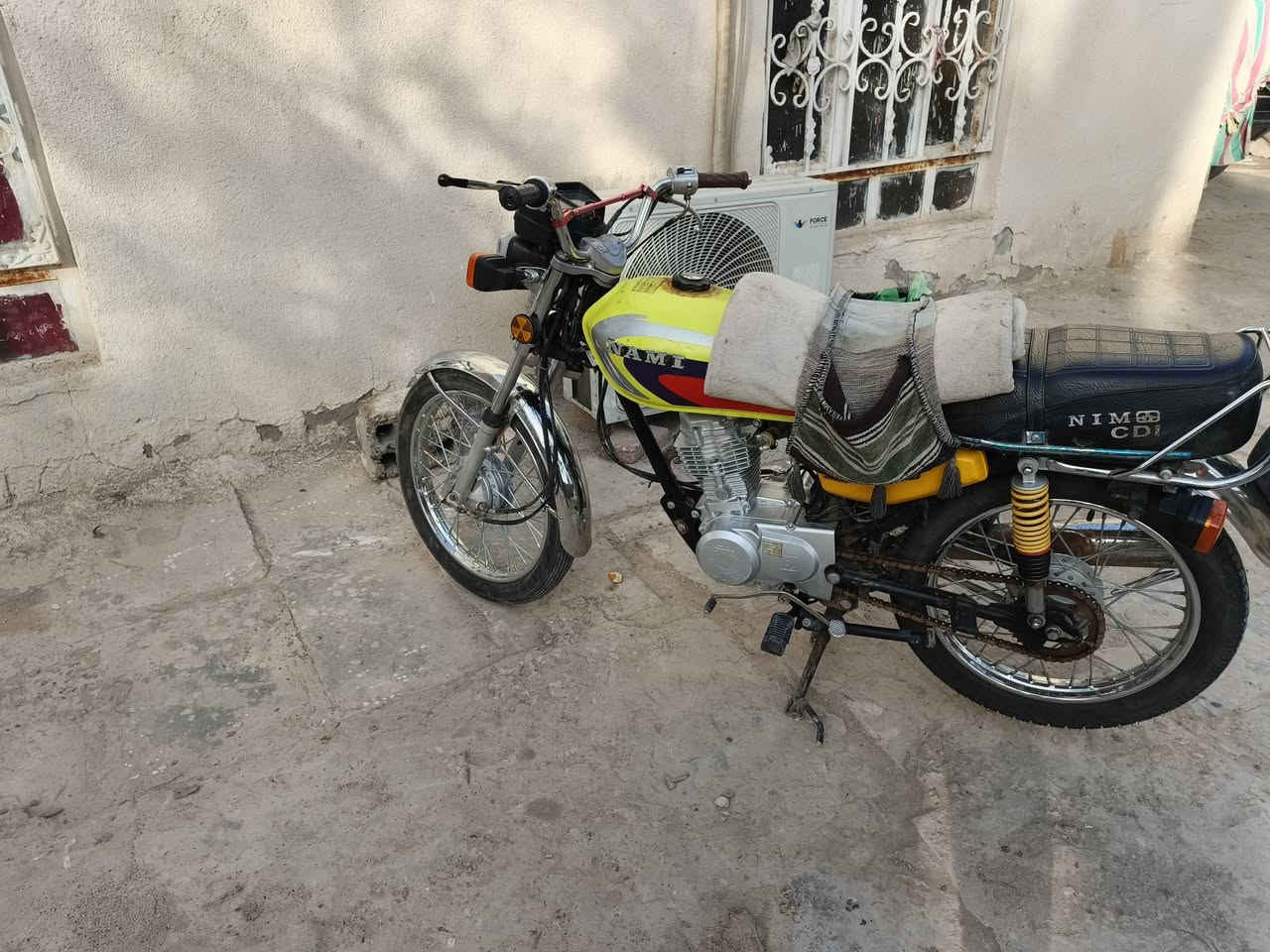 السلام عليكم دراجه لبيع نامه امتياز  مديل 2023دراجه نظيفه حلو محرك ما مفتوح الكهربايات كامله اوراق سكنر  السعر 525 بيه مجال مكان كربلاء الإبراهيمية الحسينيه وشراي يتصل ***********
