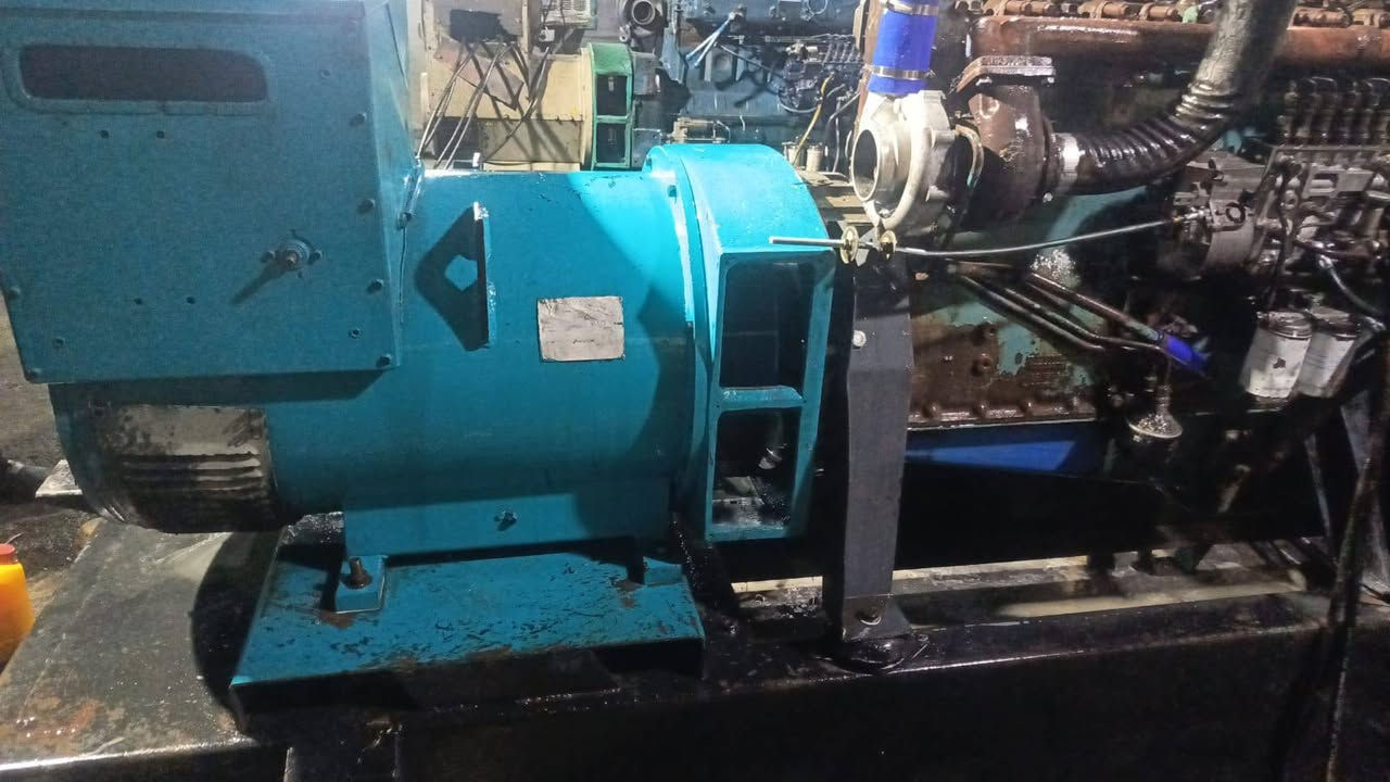 سلام عليكم مولد سكانيه 113للبيع بم 26ستندر توليد 300 سعر ٦٥مكاني بغداد***********
