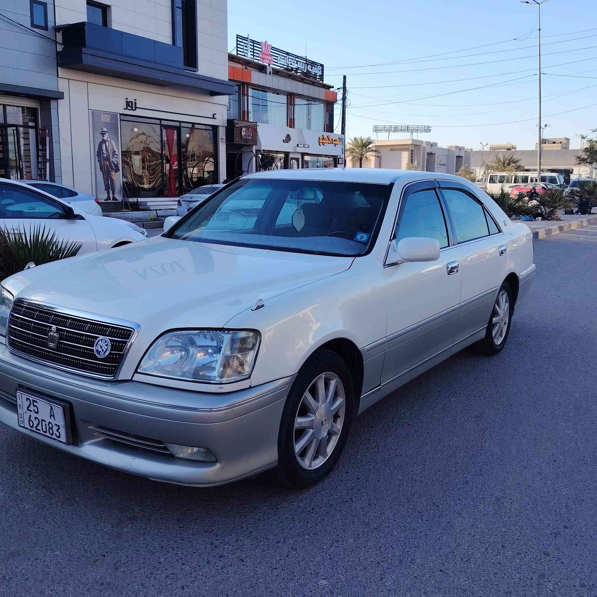 ملكة مديل. 2001 شاصي 71 دكمتين اصل تبريد خلفي رقم كركوك سنويه 2030 ترهم بيع او مراوس  السياره مكفوله من الكص او نقل او اصوليات مكينه كير تبريد حداديه تخم تاير السياره جاهزه الاخر حبايه الستفسار رقمي ***********
