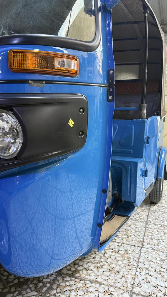 سلام عليكم تكتك للبيع 2023زيرو جديده بعنه كلمه بعد احله من صور تجي شوف بعينك بغداد كماليه شارع مصرف***********
