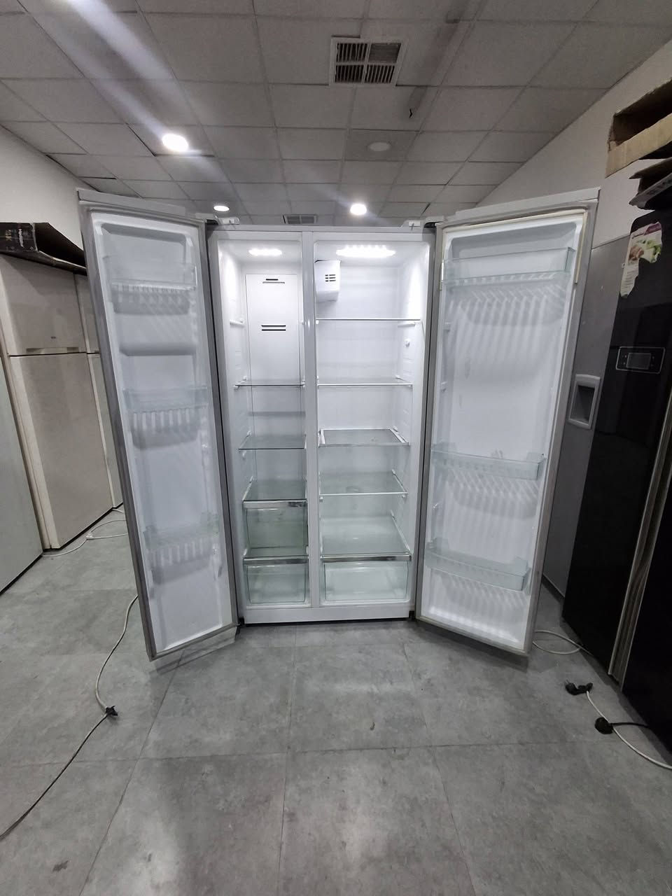 السلام عليكم ثلاجه ومجمدة بابين ٢٨قدم هيتاشي فول نظافه واصل للمنزل داخل أربيل مع ضمان اسبوع رقم تواصل وتساب ***********
