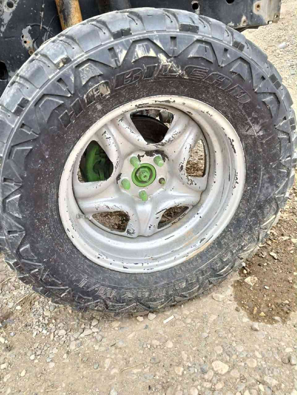 تاير ويل لبيع مكان كركوك
حجم 17 مال جيب شخاطه كراند 
سعر 400 الف بيهه مجال


**إذا كنت صاحب هذا الإعلان وتريد حذفه لأي سبب، رجاءا أرسل رسالة إلى الدعم الفني**