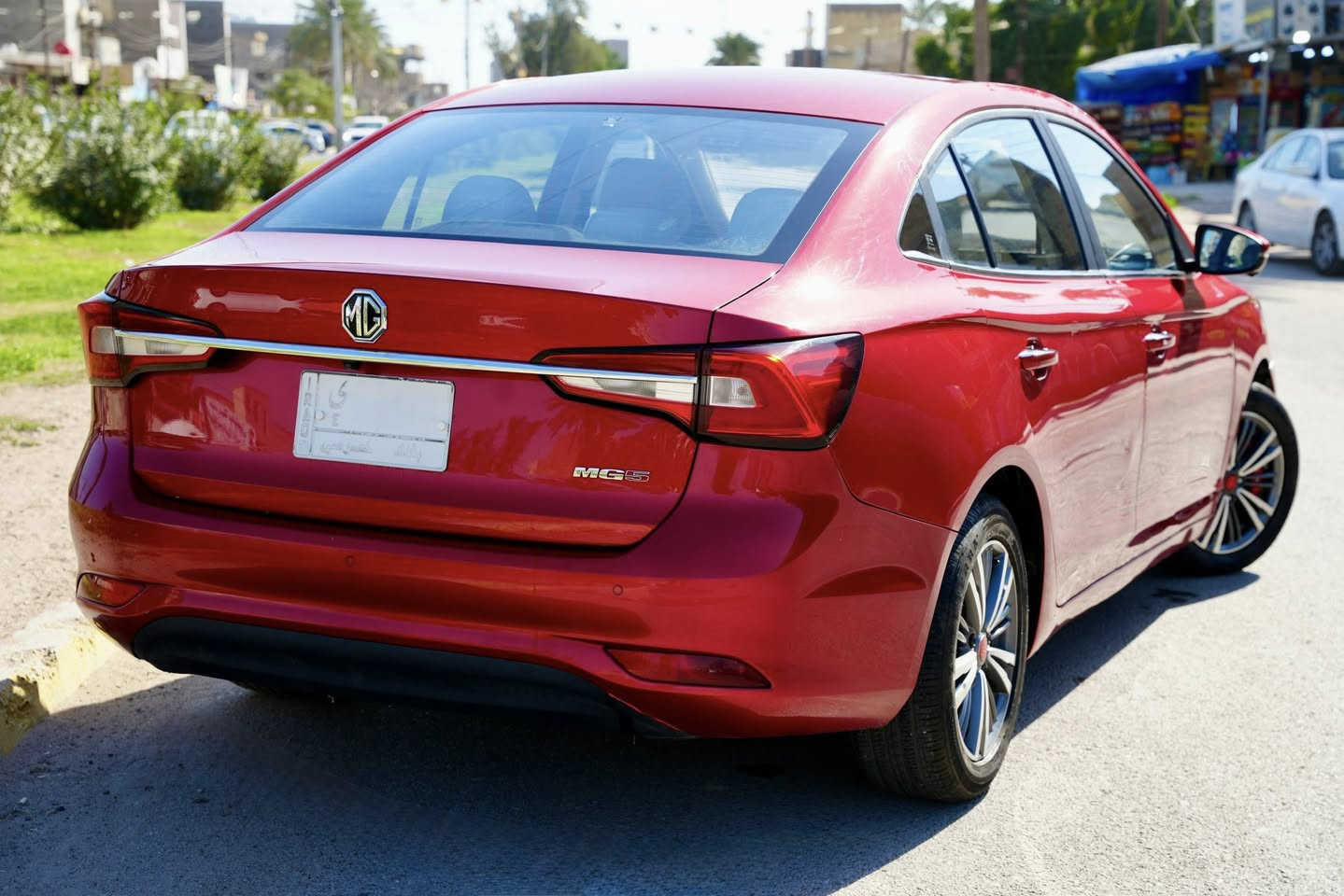 للبيع 
MG5
 موديل 2024 (فول مواصفات)
يوجد سونار مع الصور 
🔹 الممشى: 88,000 كم
🔹 السيارة بحالة ممتازة وما محتاجة أي صرف
🔹 السيارة باسمي (نقل فوري)
🔹 مركّب عليها منظومة غاز — تنباع ويا المنظومة أو بدونها حسب رغبة المشتري
✨ المواصفات:

✔ كامرات 360 درجة
✔ كشنات جلد
✔ كشنات كهرباء
✔ تدفئة كشنات
✔ فتحة سقف
✔ فول إيرباغ
✔ بصمة تشغيل
✔ دخول ذكي
✔ مرايا كهرباء
✔ سونار
وباقي المواصفات 
📍 الموقع: بغداد
📞 للتواصل: ***********

سيارة نظيفة فول مواصفات، جاهزة للاستخدام اليومي والسفر،
