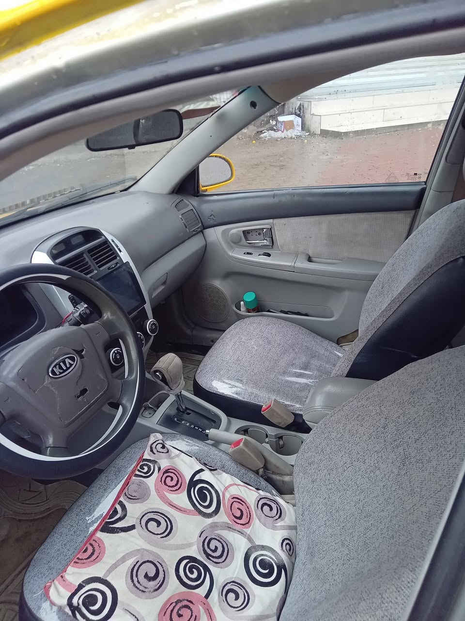 كيا اسبكترا كندي ٢٠٠٩مشروع وطني اوتوماتيك تبريد ثلح بيها منظومه غاز ٨٠لترمحرك شرط لاصرف ولا بخار قفل مركزي جوم كهربائي بدون تبديل ضرر جاملغ خلفي طخه خفيفه شرطة التحويل السعر ٦٨  اتصل ***********
