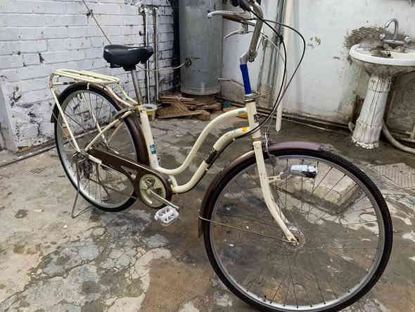 السلام عليكم
باسكل ياباني 
كير + طاقة 
حجم 27
مآبي اي نقص 
نظيف حيل بعد احسن من الصور 
السعر 100قفل
العنوان الرمادي حي البكر قرب النادي الملكي 
للاستفسار اتصل ***********
