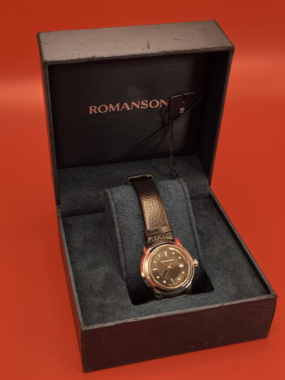 ROMANSON FOR Ladies
نسائية سويسري جديدة لوك غير مستخدمة مع العلبة الأصلية
القطر 25mm
نافذة لعرض التاريخ
مينا و زمبلك الماس
للإستفسار مراسلة الصفحة ، يوجد توصيل الى جميع محافظات العراق


**إذا كنت صاحب هذا الإعلان وتريد حذفه لأي سبب، رجاءا أرسل رسالة إلى الدعم الفني**