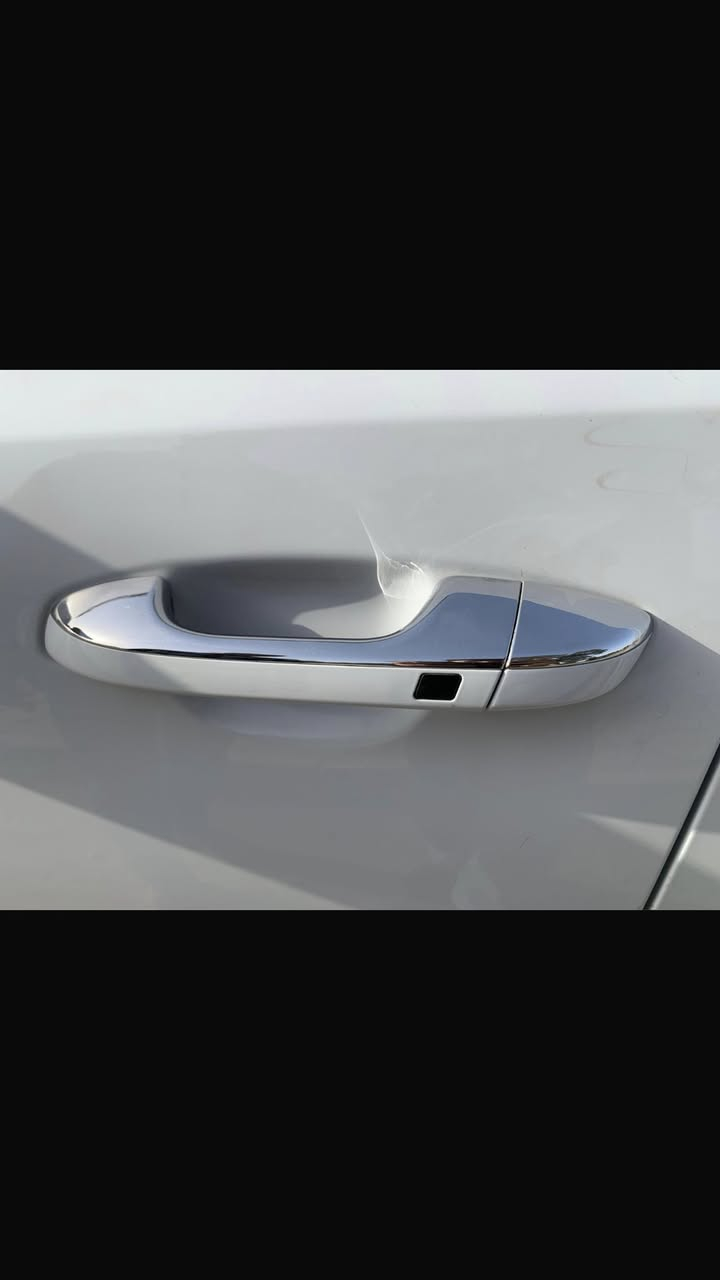 للبيع سبورتج موديل ٢٠١٨ خليجي مكفوله كفاله عامه بسمي رقم بغداد سنويه لغايه ٢٨ جديده بمعنا الكلمه استخدام شخصي على ايد  وحده
المواصفات
فتحه بنوراما
لد امامي ابيض
بك لايت لد 
لايت امامي تحكم صعو ونزول
مري شفط 
اناره ترحيب
حساس امامي خلفي
بصمه ابواب وتشغيل وصندوق
الكشنات الاماميه كهرباء عدد ٢
الداخل جلد وقماش لون حمصي
فول تحكم ستيرن +تلفون
خمس انضمه قياده 
ايكو /نورمال/سبورت/مانع انزلاق /مانع انحدار
ماشيع 77577 
حساس اطار
جك والعده والاسبير ممستعملات
السعر ١٩٣للاستفسار الاتصال
هـ/***********
