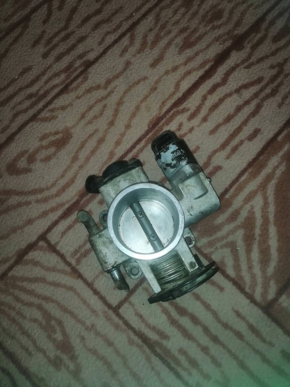 جويتر للبيع شرط الأصلي مو تجاري بدلته وطلع صوج بلعقل وياه تي بي اس وايسي اقسم بالله مالت شركه مكاني سماوه رميثه *********** أخذته ب 70  ورايده ب50 ألف شرط اذا مو اصلي لو بي اي شي مرجوع
