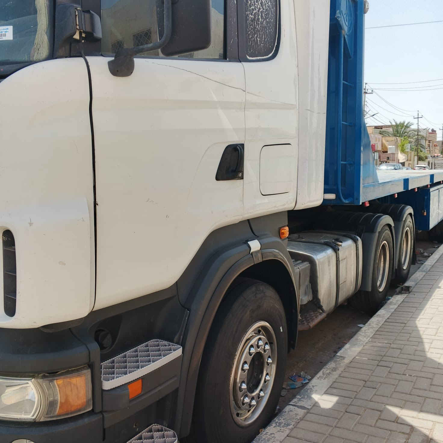 سلام عليكم
سكانيا  نص دغداغ
محرك 500 
سحال دبل تاير 
باج بطن
سبلت خزن 
فقط راس تريله بدون عربانه 
سياره نظيفه اهله اصحاب مصلحه وكاله ثاني يوم 
للستفسار      هذا رقم صاحب السياره 

‭0772 771 7914
