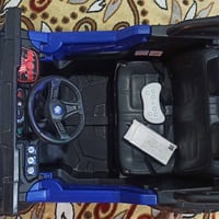 سيارة أطفال كهربائية • حتى 8 سنوات • ريموت تحكم