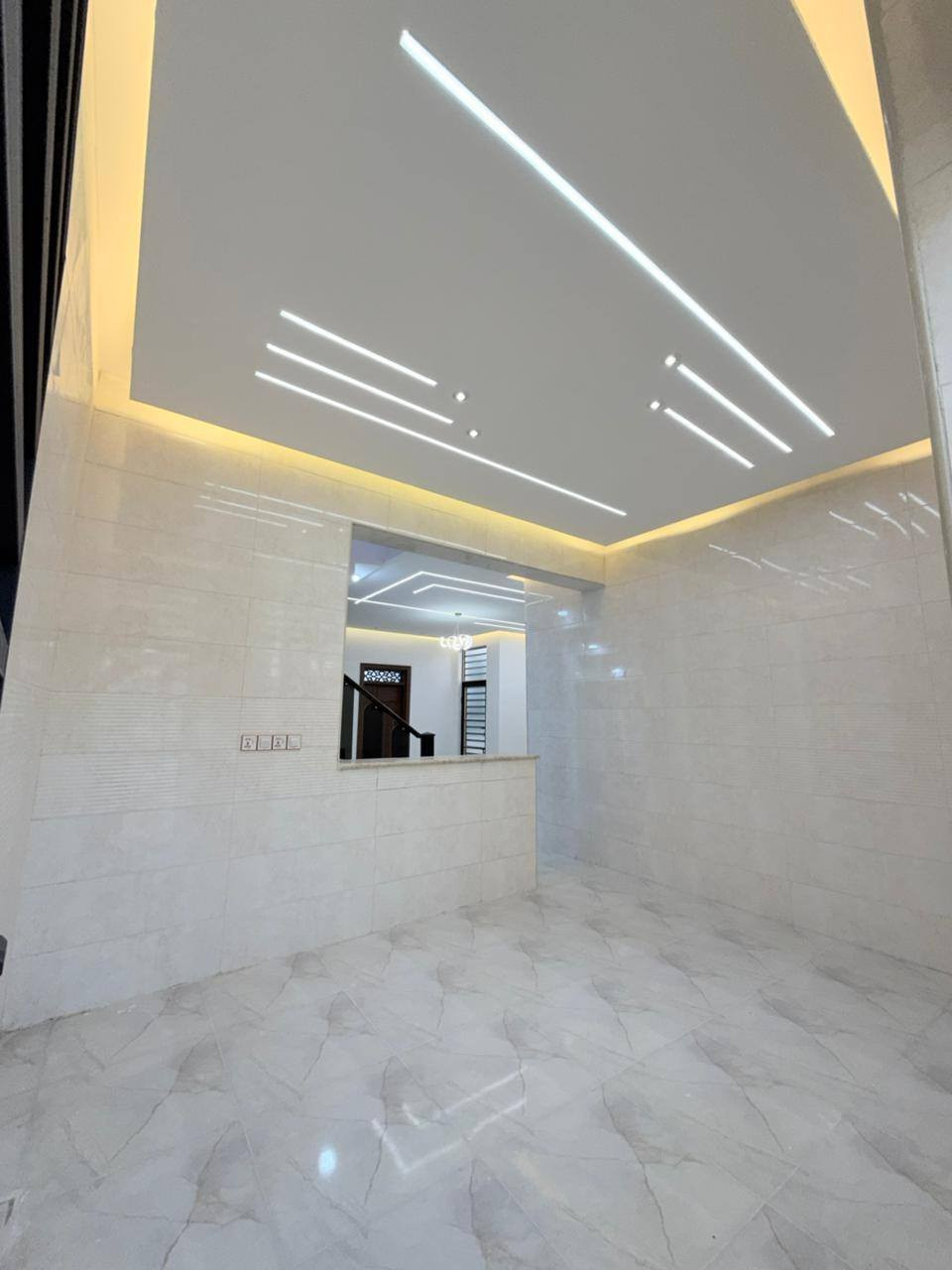 دار للبيع 🏡
شغل نضام تركي كلش مرتب👌🏻
150متر  #سند_25
بسعر 72 مليون #قابل_للتفاوض

غرفتين/صاله/مطبخ/صحيات 2/استقبال
كراج كبير/مكشوفه 
ماء/كهرباء/سوق/مدارس/تبليط #عرض_15

#ملاحضه_قرب_100م_للشارع_في_الخط_ألاول

الموقع 🏡 نجف/شارع الصب عمود 321
للتواصل
‏‪***********
