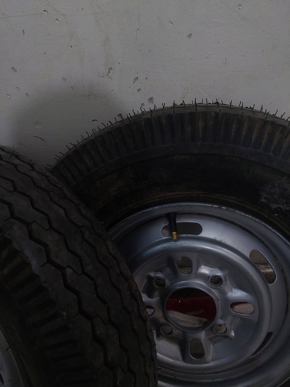 تايرات كاملة جوبلس جديد مامشدود بعدهن مخلوعات مامنفوخ سعر 65 الف اصلي شركة توصيل موجود


**إذا كنت صاحب هذا الإعلان وتريد حذفه لأي سبب، رجاءا أرسل رسالة إلى الدعم الفني**