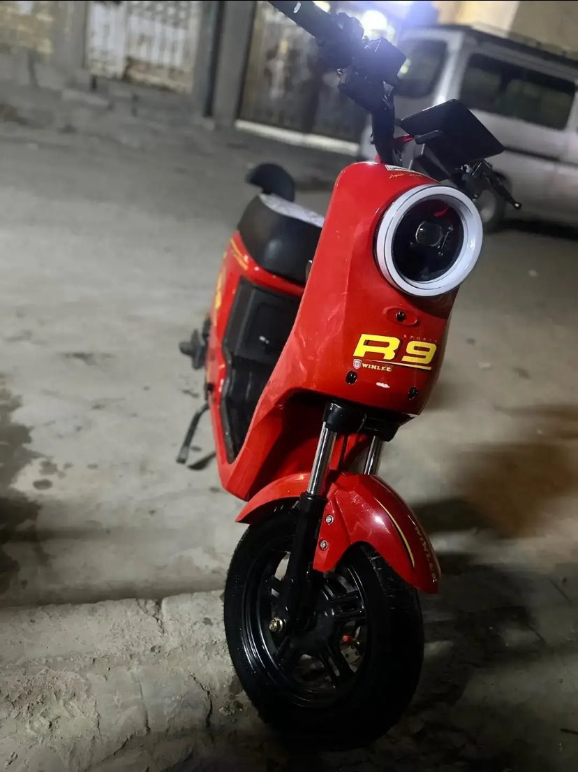 سلام عليكم دراجة R9 للبيع خمس بطارايات 22امبير نظام بك هورن دبل اشارة لايت عالي ناصي دبلات قوية بريك دسك امامي خلفي لون احمر مرغوب ملف 1500 حقيقي تشغيل عن بعد بصمة سويجين كارت تشغيل نشر امامية موديل 2025 صارلي شهرين من اشتريتهة رقم *********** سعر 480وبيهة مجال
