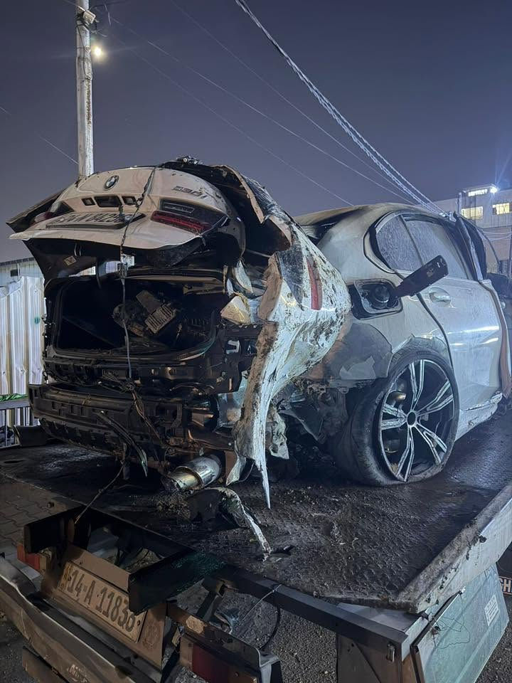 سيارة bmw 330 2023 للبيع على حادثها ، موجودة حاليا بكراج للسيارات بالفرع مال مثلجات الفقمة في ساحة الحرية بغداد ، للاستفسار ***********

