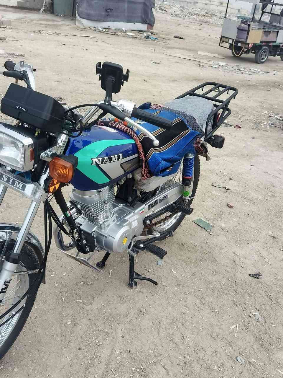 سلام عليكم عيني دراجه اربعه كير
موديل 27
ما مفتوح بيه برغي 
الدراجه خير من الله ما بيه اي نقص تجي تفحص وتشوف بعينك سعره 725اوبيه مجال قليل 
رقم الموبايل ‏‪***********‬‏
رجان لا تكسر بل سعر
