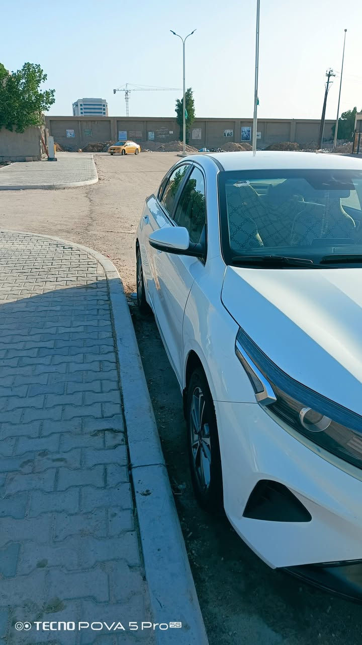 سلام عليكم 
سيراتو مديل 2022 خليجي
مواصفات نص فول ويل كب
السياره اقصاد استقطاع مباشر تنتهي 2027
رقم بغداد 
مكان السياره بصره مركز
بيهاا جاملق الامامي اليسار مبدل + بيهاا بارد بداير الورهه السائق 
للاستفسار ***********
السعر 140وبيهاا مجال
