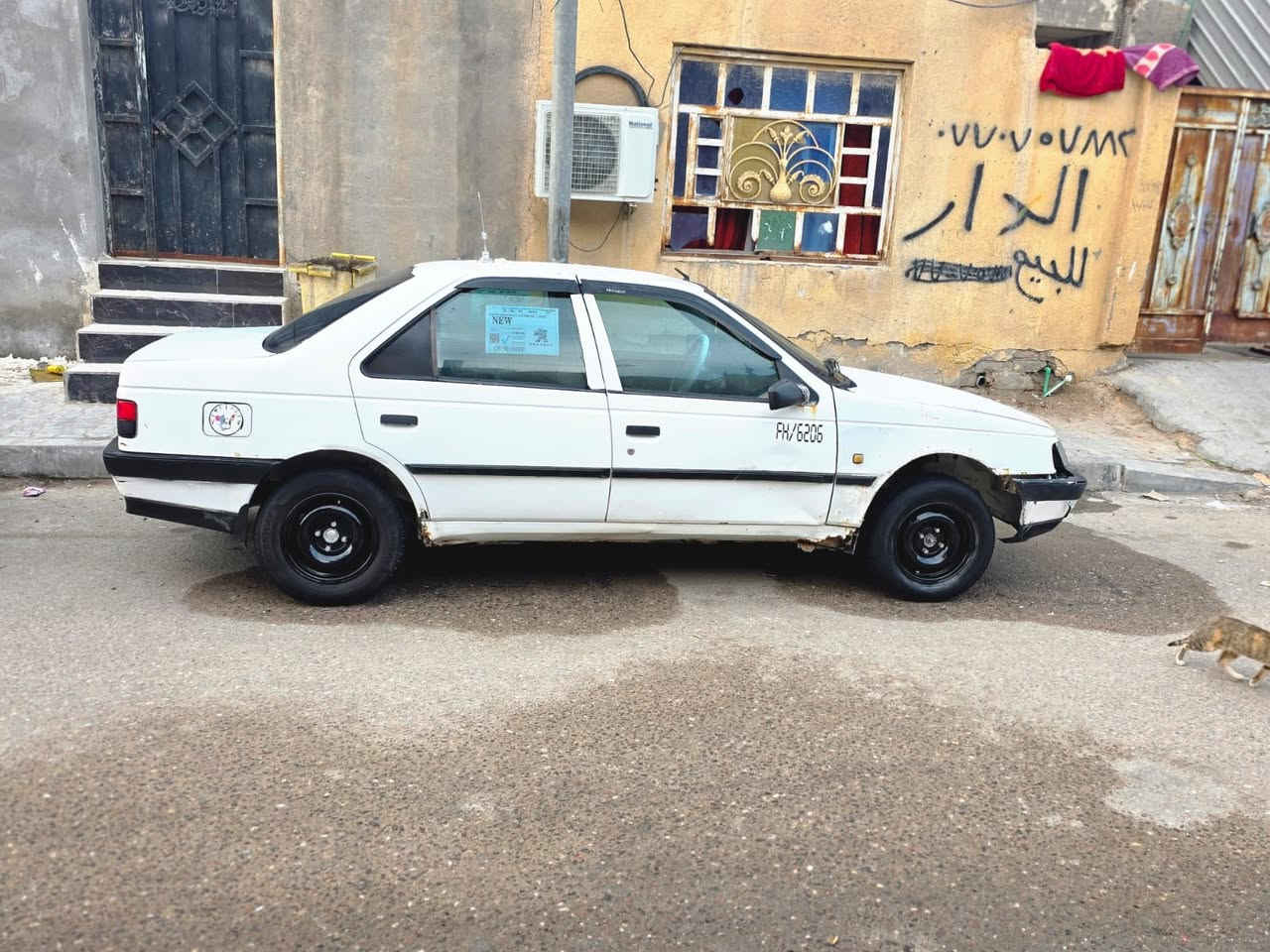 بيجو 405 مديل 12
سنويه منتهيه صارله شهر 
مكينه وكير حلوات 
سعر ٣٠ بيه مجال 
لاستفسار 
***********
