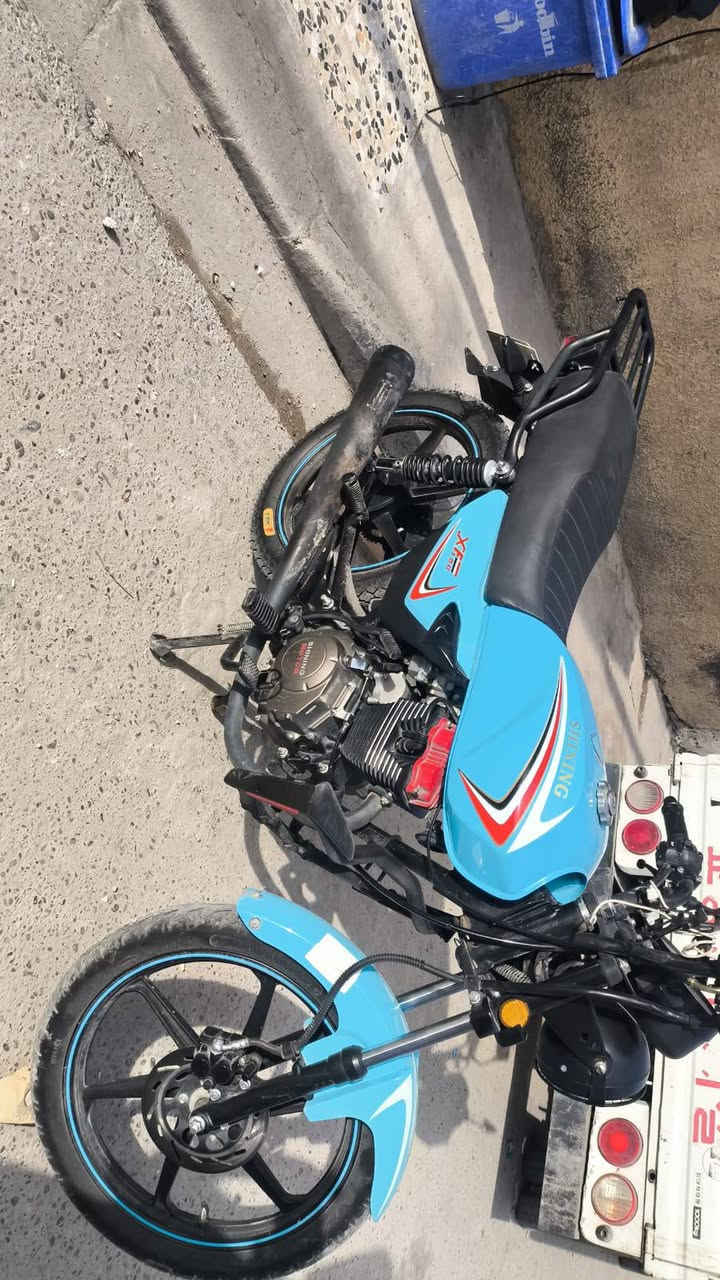 دراجه شاينك موديل 2023 محسوبه عل 2025   دراجه مرقمه خير من الله السعر 1800 محتاج محتاج ورد ابيع عدي ضرف مستعجل عنوان بغداد رقم ***********
