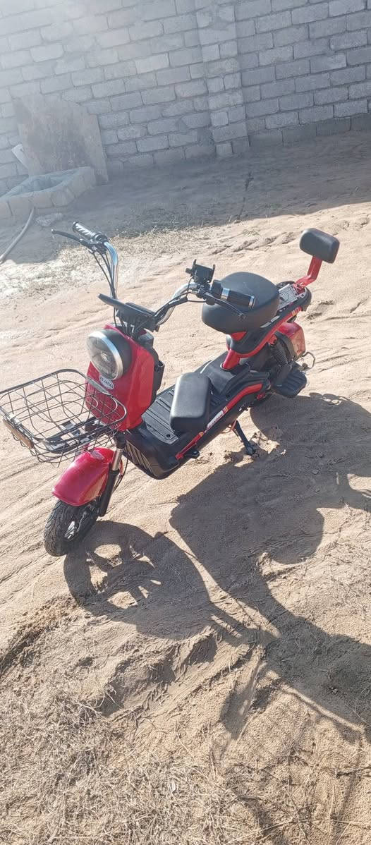 من رخصت مدير الكروب سلام عليكم دراجه شحن للبيع حجم ١٤دراجه كامله ماعوزها شي تجي تركب وتروح نضيفه حجم ١٤ صناعتها ياباني 🇯🇵 بطاريات زينات شاير شقاله ليت شقال عالي ناصي كفراتها جديدات مابيهن اي كسر تواير جدد جوبلس بدون جوب دراجه بلاديه بعدها موديل ٢٠٢٥ سعر ٢٠٤٠ وبيها مجال تصل وبيك خير ودلل ‏‪***********‬‏
