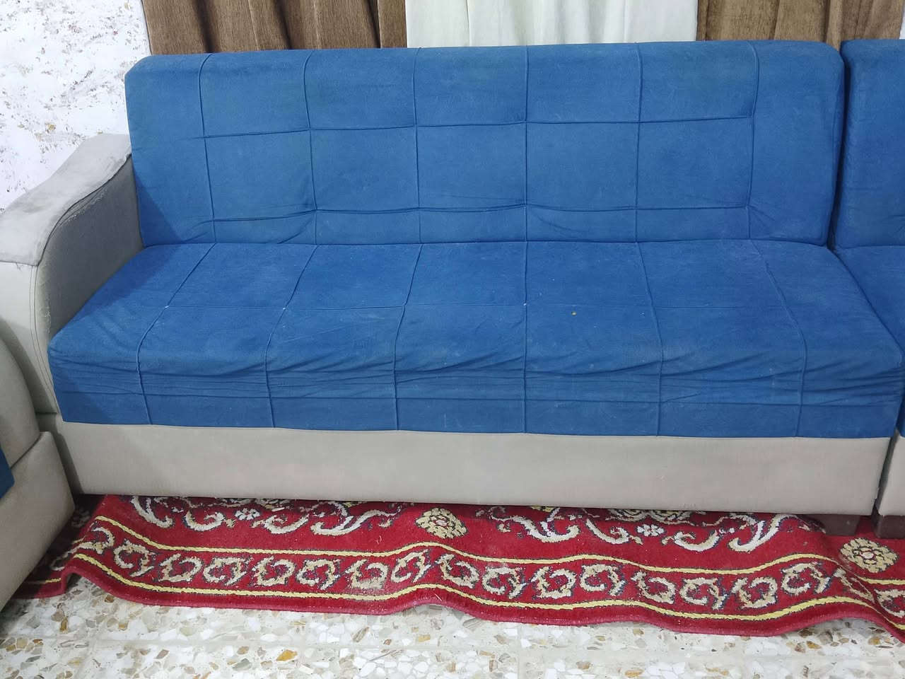 ديوان نضيف للبيع 10مقاعد الحله ***********
