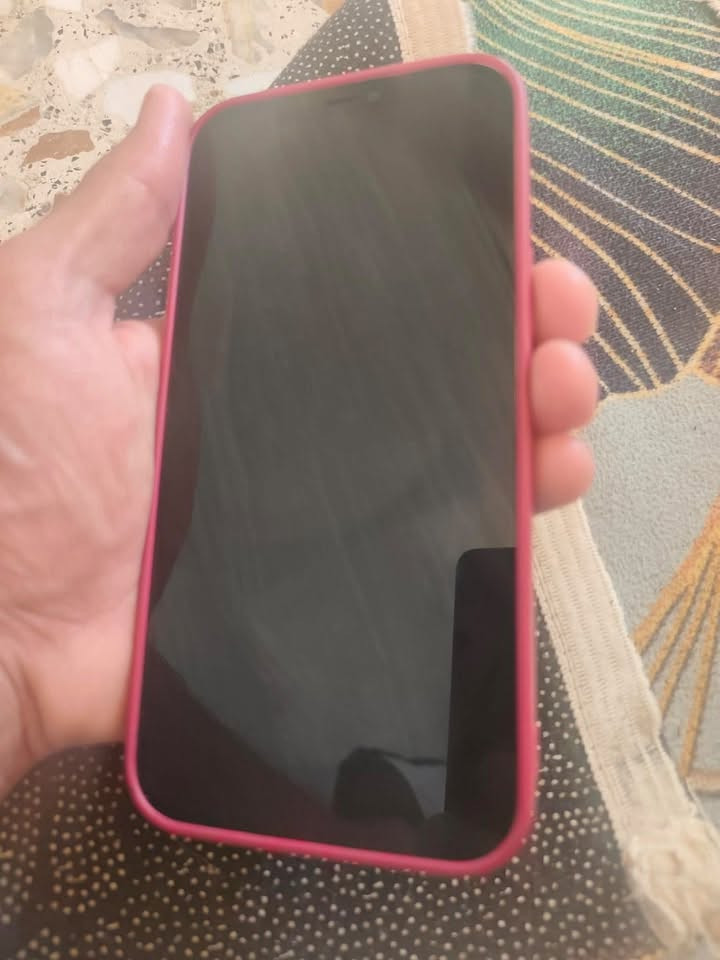 سلام عليكم آيفون للبيع أو مراوس مبدل شاشه بطاريه أصليات جهاز استعماله حلو سعر ٣٠٠بيه مجال رقم بيه واتساب بدون أغراض ***********
