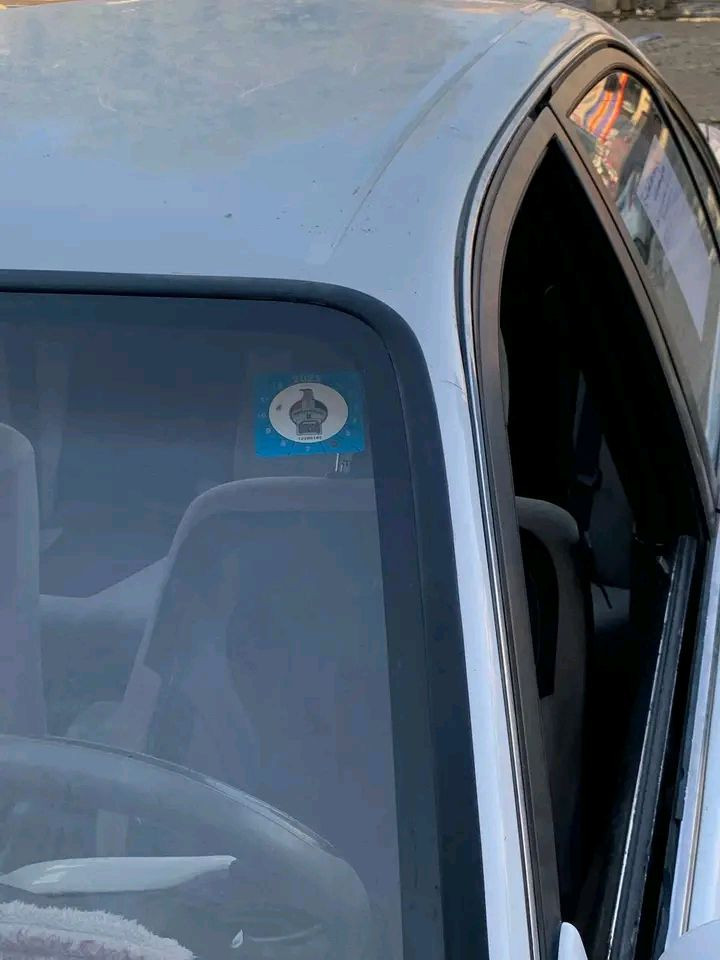 كورلا موديل 1992
مصبوغه حزام 

حادثها بجها اليمين 

طخم تواير جدد

كير اوتو 

محرك وكير شرط 

رقم انكليزي 

رقم مميز

وايرمنيه كلها شغاله  

سنويه بسمي 

هزه جديده 

سعرها 45 وبيها مجال بسيط 
الاتصال على الرقم *********** 
***********
