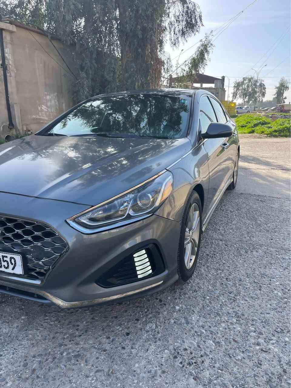 السلام عليكم 
سوناتا سبورت موديل 18 بغداد بسمي
حادثها جدا بسيط داير الجاملغ الخلفي والباب بدون دواخل بدون تبديل السيارة ليبل واحد كلها 
بدون ايرباك 
بجم كبس بلادي ولايتات بلادية الحوض كفالة 
السيارة فول الفول للاخير 
بصمه&فتحة&رادارات&كشنات جلد وكهرباء&شفتات بالاستيرن&قطعتين تبريد وتبريد منفصل&استيرن تدفئة ورياضي حرفD&داخل كنتارة&جنطة ذكية تفتح وحدها&لد كشاف&وبعد بيها مواصفات
كير ومكينة 2400 بلادية
صدر وتخم تاير جديد
السيارة ع ايدي صار 5 سنوات ماشية73حقيقي
رايدها ب135 بيها مجال
للاستفسار *********** بغداد, العراق
