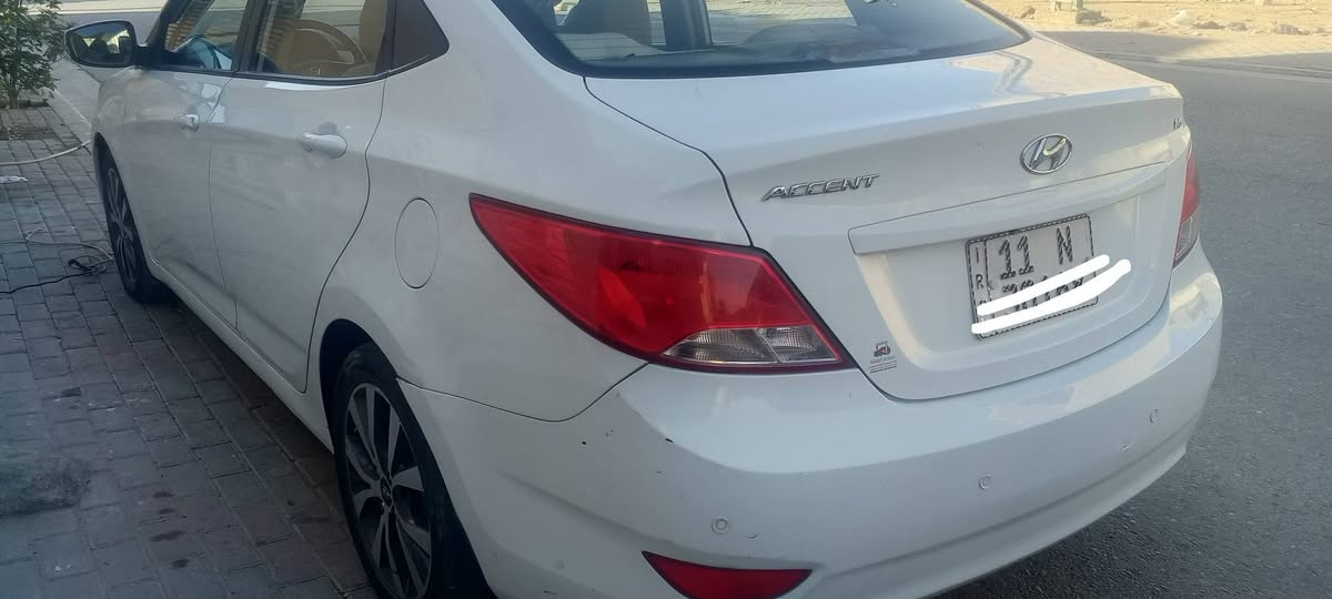 هونداي اكسنت 2015 خليجي موجودة في كربلاء فول بسمي موجودة في كربلاء محرك 1600 ماشيه 64 الف بيه صبغ دور الجاملغ الخلفي وشويه بالباب السعر 105 للاتصال *********** كربلاء, العراق
