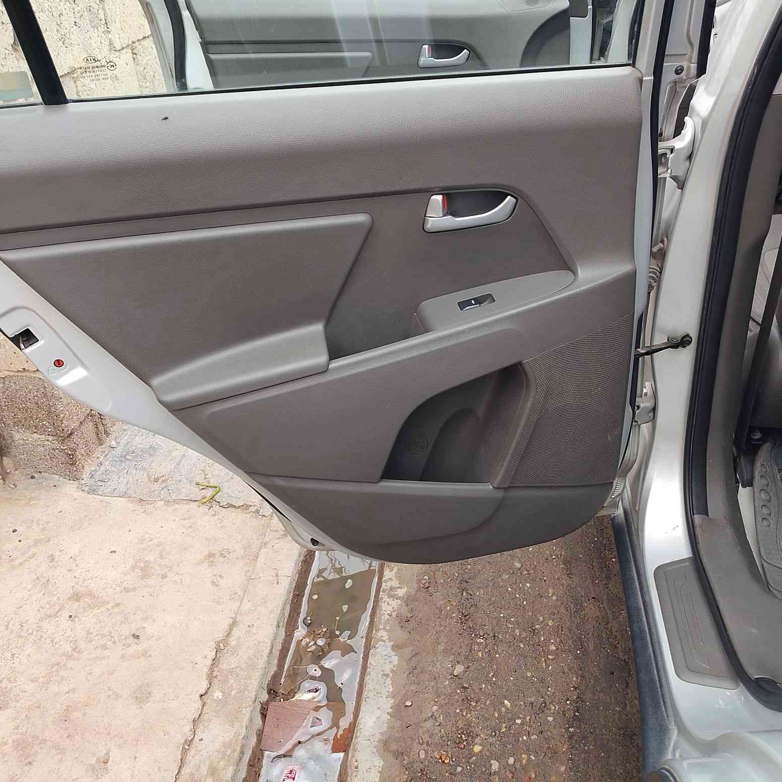 سلام عليكم شباب كيا سبورتج موديل 2012 بدون ضربه بيها صبغ 4 قطع مكينه 2400 توش مكينه وكير وتبريد مكفول صدر امامي خلفي جديد سنويه جديد تحويل مباشر السعر 122 وبيها مجال مكاني بغداد شارع الكفاح 0770293770 تكدر وتساب تخابر.ع آسيا.        ***********
