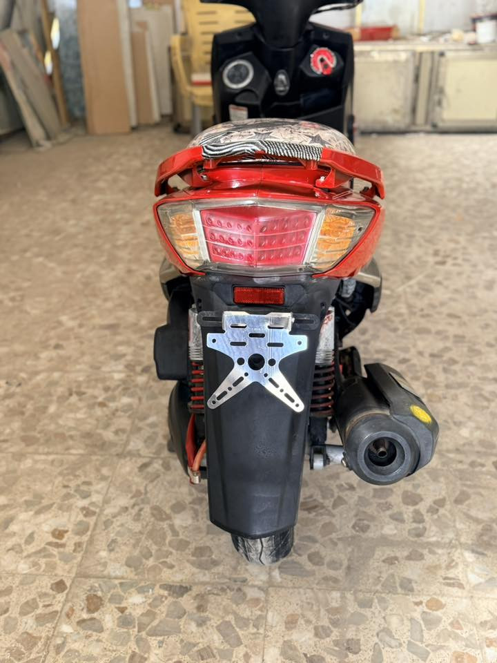 دراجه سكنس فحل البيع نوزل خطين دراجه مزوده كلاجات رياضيه خلفي ومامي مكينه جديده معدل ونهضه قويه تيرات جديد خلفي ومامي مزوده عدسه لايت كلش قوي دراجه رميه كفرات كله بلاديه ومختم  طلاعات تلث خطوط دراجه بلاديه ومتعوب عليه سعره 950وبيه مجال شراي موشراي لا دخل عله المنشور عنوني شاميه شرات تصل *********** ما متوجد عل خاص
