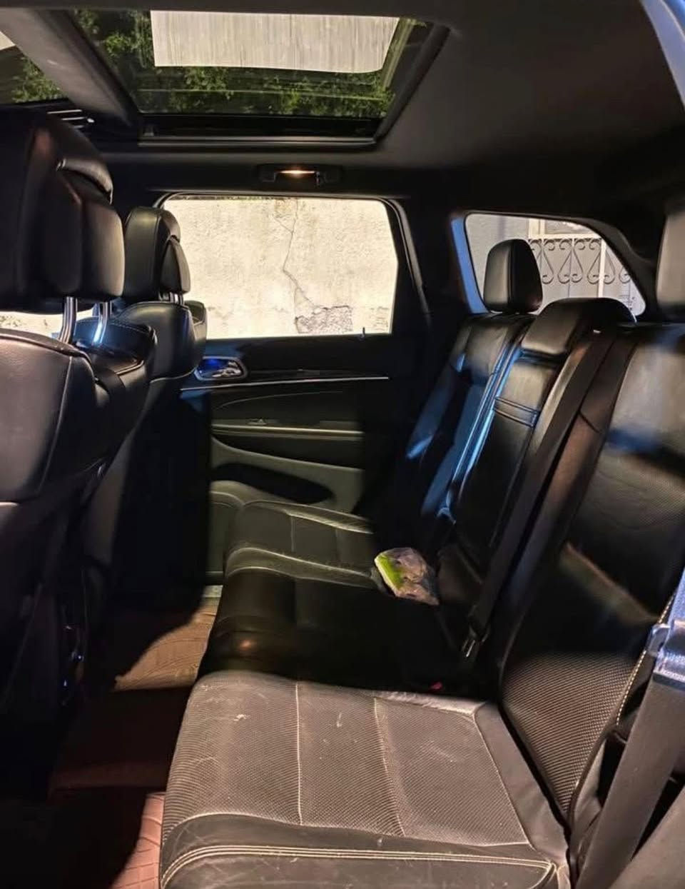 السلام عليكم
جيب 2015            السعر 183ورقه  @

***********

امريكي فول مواصفات 
 فول مواصفات ١/١  
٦سلندر محرك(٣٦٠٠)
بانوراما
تشغيل عن بعد 
رادار  امامي  
كراسي اماميه ( كهرباء - تدفئه -تبريد)
كراسي خلفية تدفئة
شاشة  كبيرة
كامرة خلفية دوارة
صندوك كهرباء
استيرن ( كهرباء - تدفئه )
نظام تزحلق
نضام اقتصادي ECO
دبل حساس(امامي+خلفي)
مري كهرباء (شفط)+ ( اناره ترحيب مري)
(مري قلاب)
اشارة بالمري 
لايت عدسة زنون(عالي+ناصي)
لايت عدسه متحركه 
دبل ايگزوز
اشارة ترحيب داخلية
