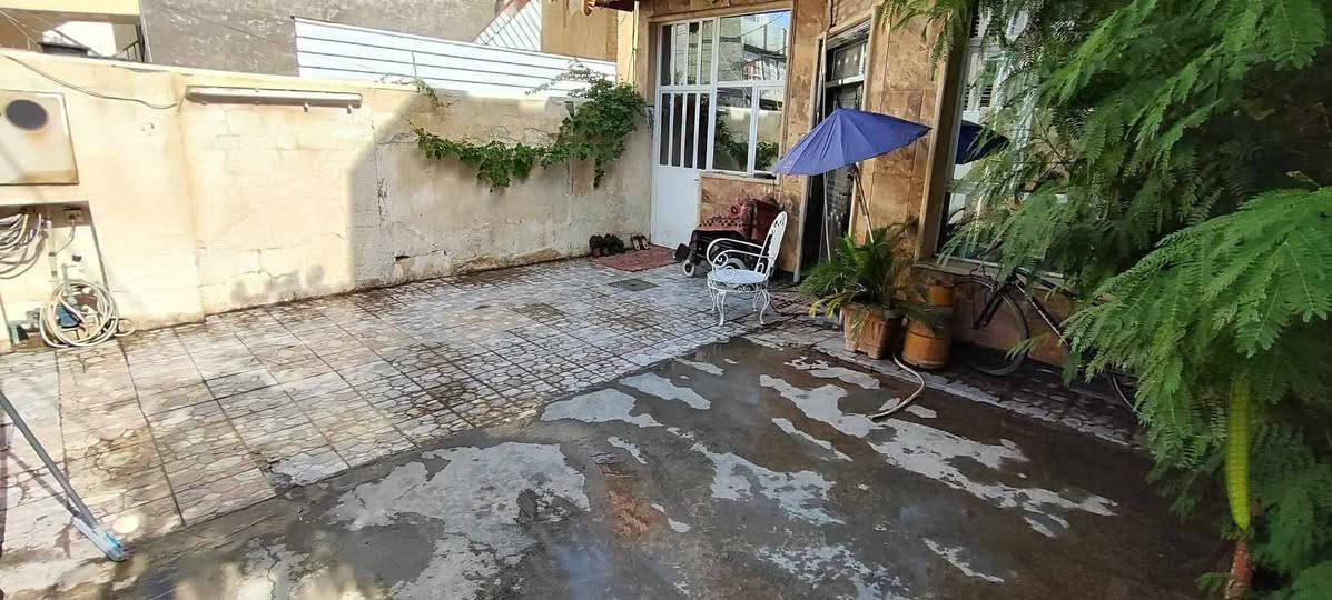 دار للبيع .. 🏠
نفق الشرطه - حي حطين / محله 620 / قرب شارع السفارات
المساحه 178م / واجهه 7م / نزال 25م

- عدد الغرف: 3 غرفة نوم
- مطبخ
- الحمامات: 3
- صاله
- غرفة ضيوف
- غرفة اضافيه صغيره

للتواصل والأستفسار:
***********
***********
