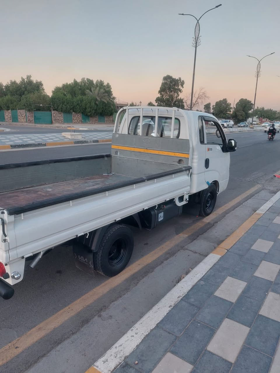 السلام عليكم
كيا موديل 2018رقمه بغداد انكليزي  شرط التحويل 
مكينه 2700 جديده لا صرف ولا بخار ولا تنقيص 
وكير ومكينه واكسل وشاصي ورقم شاصي كل مكفول تخم تاير جديد سياره جديده مكفوله كفاله عامه لا ضربه ولا صبغ ولا تبديل عد تكحيل بسيط اصبعين فقط والباقي مكفول 
العنوان بغداد الحبيبيه السعر 120وبيه مجال كلش بسيط الرقم ***********

