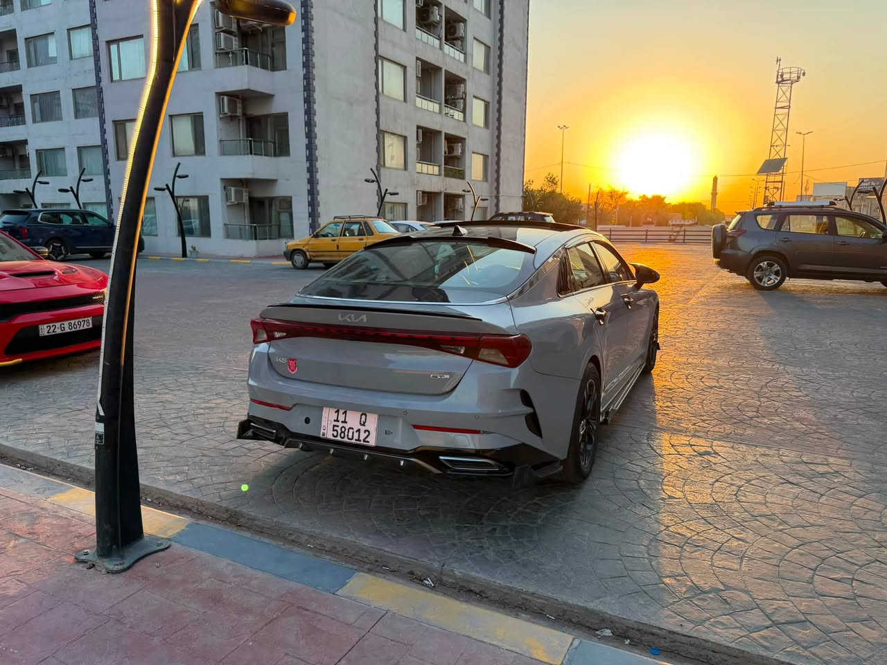 السلام وعليكم
للبيع k5 gt line 2023 فول مواصفات للبيع

ماشيه 59 مايل 
رقم اربيل ب اسمي 

محرك 1600تيربو

المواصفات:

- بصمة تشغيل

- تشغيل عن بعد

- شحن هاتف لاسلكي

- قيادة ذاتية على الخطوط السريعة

- هندبريك بصمة

- سقف أسود بانوراما

- مثبت سرعة

- مرايا قلاب عند الرجوع

- نظام صوت Bose

- حساس إطارات

- بك لايت لد

- شاشة كبيرة كار بلي

- كامرة دوارة 

-قطعتين تبريد 

-تبريد مناخين منفصل

-حساسات خلفية

- كشنات حار وبارد

- شاشة أعطال

- ويل كروم لونين

- رادارات جانبية

- مراقبة النقطة العمياء

- جنطة ذكية عند الاقتراب مع ترحيب

- إشارات بالمرايا

- كشنات جلد أبيض ملكي

- كراسي أمامية كهربائية

- لايتات عدسات زنون

-لدات امامية

- أنظمة قيادة Eco / Sport / Smart / Normal

- تحكم كامل بالستيرن

- كير أوتو وعادي

- أوتو بريك

-دشبول صاج

-منافذ طاقة

-منافذ USB

-سبير منازل

السيارة جاهزة بدون نقص 

محرك كير كفالة تبريد ثلج

السيارة بيهة 3 قطع صبغ فقط 
حادثها جاملغ  والبنيد وصبغ جاملغ خلفي بالعراق

رايدها ب 160 وبيها مجال للشراي 
اي استفسار  اتصل 

***********

عنوان بغداد البياع
