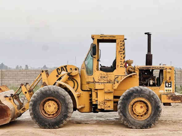 سلام عليكم للبيع شفل كتربلر 950 
كير محرك صينيه كهربايات كامله دفع شوفت عينك رفع فول 
مكينه جاهزه لشغل سعر 100 وبي مجال مكاني بغداد جسر ديالى ***********
