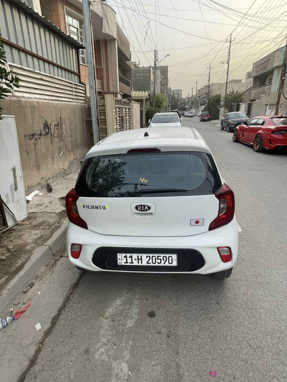 سلام عليكم  كيا بيكانتو 2018 سياره بيها صبغ صفحه وجاملغ ايسر وبنيد سياره باسمي شخصي جاهزه من كولشي واي نقص مابيها بيها بارد بالقماره العنوان بغداد السعر 75 قفل قفل للاستفسار ***********
