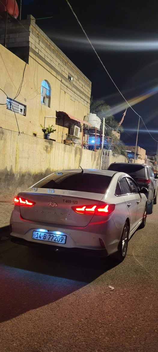 السلام عليكم
سوناتا 2023 
خط واحد غاز بلاد 
بيها صبغ من كوريا ٤ لو ٥ قطع 
مواصفات كما مبين بالصور 
سيارة بأسمنه مداور ثاني يوم 
السعر 150 وبيها مجال قليل 
مكلف بالنشر للاستفسار 
*********** متوفر وات ساب
