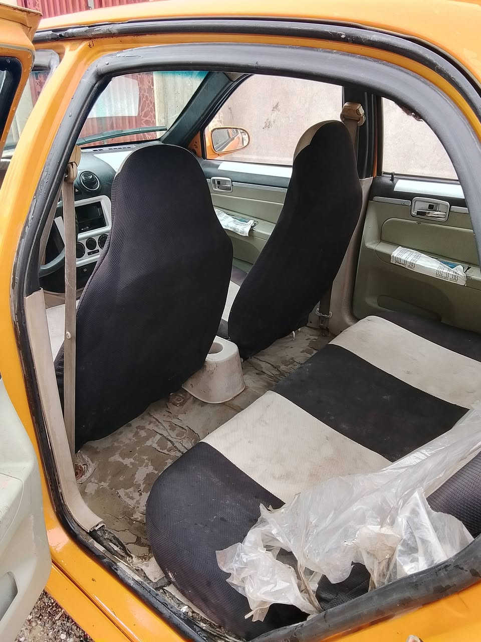 السلام عليكم 
سيكي للبيع موديل 2011صاحبها متوفي ابنو موجود شرط الوكاله والتحويل سنويه عضم رقم بغداد ألماني السيارا جديده بدون ضرر محرك بي صرف 
السعر /25وبيها مجال 
الاستفسار على الرقم ***********/***********
