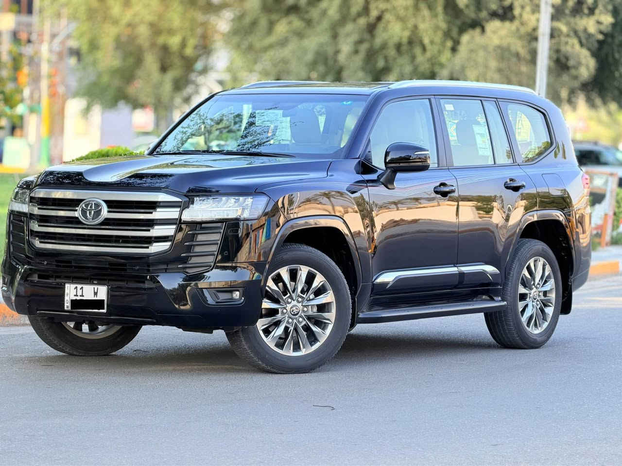 سلام عليكم .... اخوان عندي لاندكروز بريم اصلي 2023 لون اسود رقم بغداد بأسمي ماشيه 33الف فقط مكفوله من الضرر والصبغ والبارد .... اخوان السياره جديده جدا جدا والصور تحكم وسعرها 64800$ وممكن مراوس واي استفسار هذا رقمي ***********
مكان السياره بغداد السيدية 
مواصفاته 
محرك 6سلندر 4000
سلايد 
كشنات جلد 
تبريد كشنات 
شاشات اصليه 
باب خلفي كهرباء 
شاحن واير ليس 
هاند بريك بصمه بغداد, العراق
