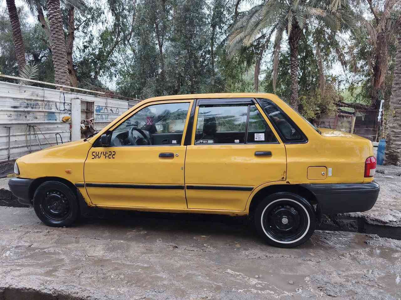 السلام عليكم سايبة موديل2012 نفخ
رقمها بغداد انكليزي مصفر هيئة وخط وبحث وغرامات
شواصي سليمةومامعمرة بلادي مكاني بغداد الكاظمية 
سعر 27 وبيها مجال ***********
