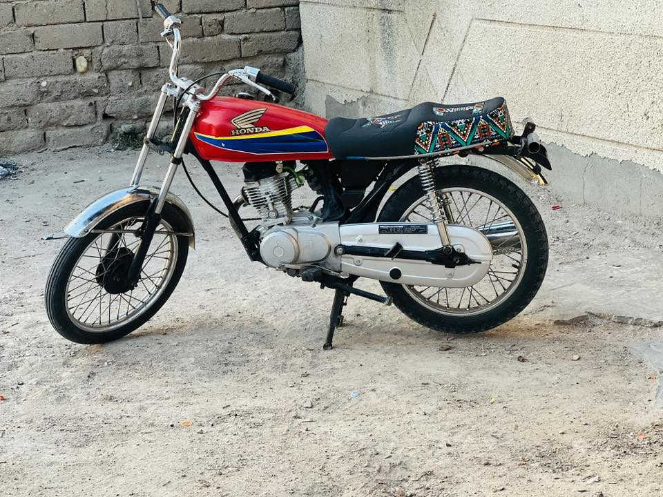 دراجة أ يراني البيع مكينه انتس  نضيفه ما مفتوحه السعر 375 قابل للتفاوض التواصل  *********** واتساب
